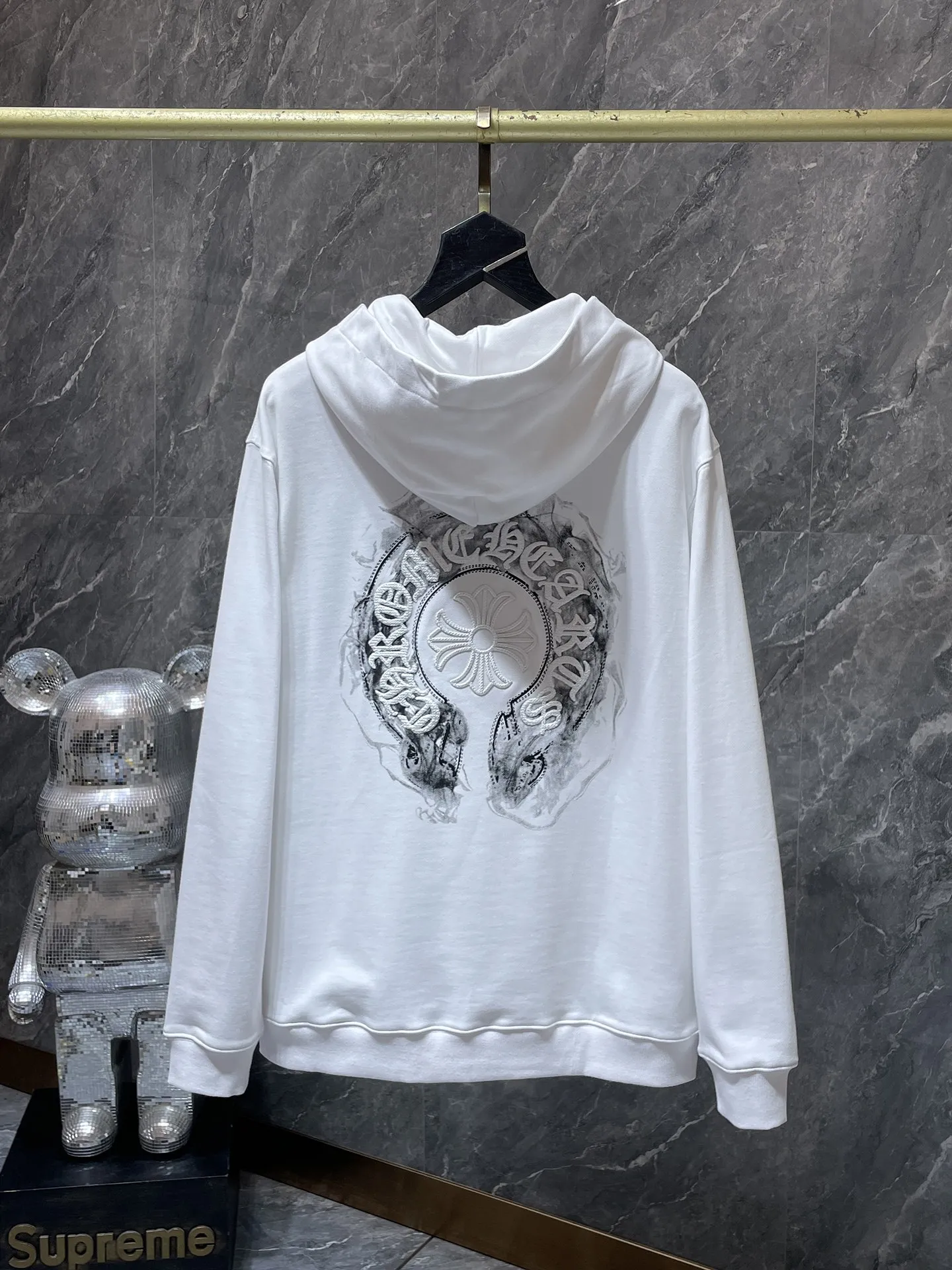 P260 Chrome Hearts Autumn and Winter 2025 Counter Synchronization Chrome Horseshoe Sanskrit Cross Embroidery Hand-painted Hooded Sweatshirt Vacuum Embroidery Method! Heavy embroidery! ! ! Tens of thousands of needles! ! Recommended colors: White Black Size: S, M, L, XL